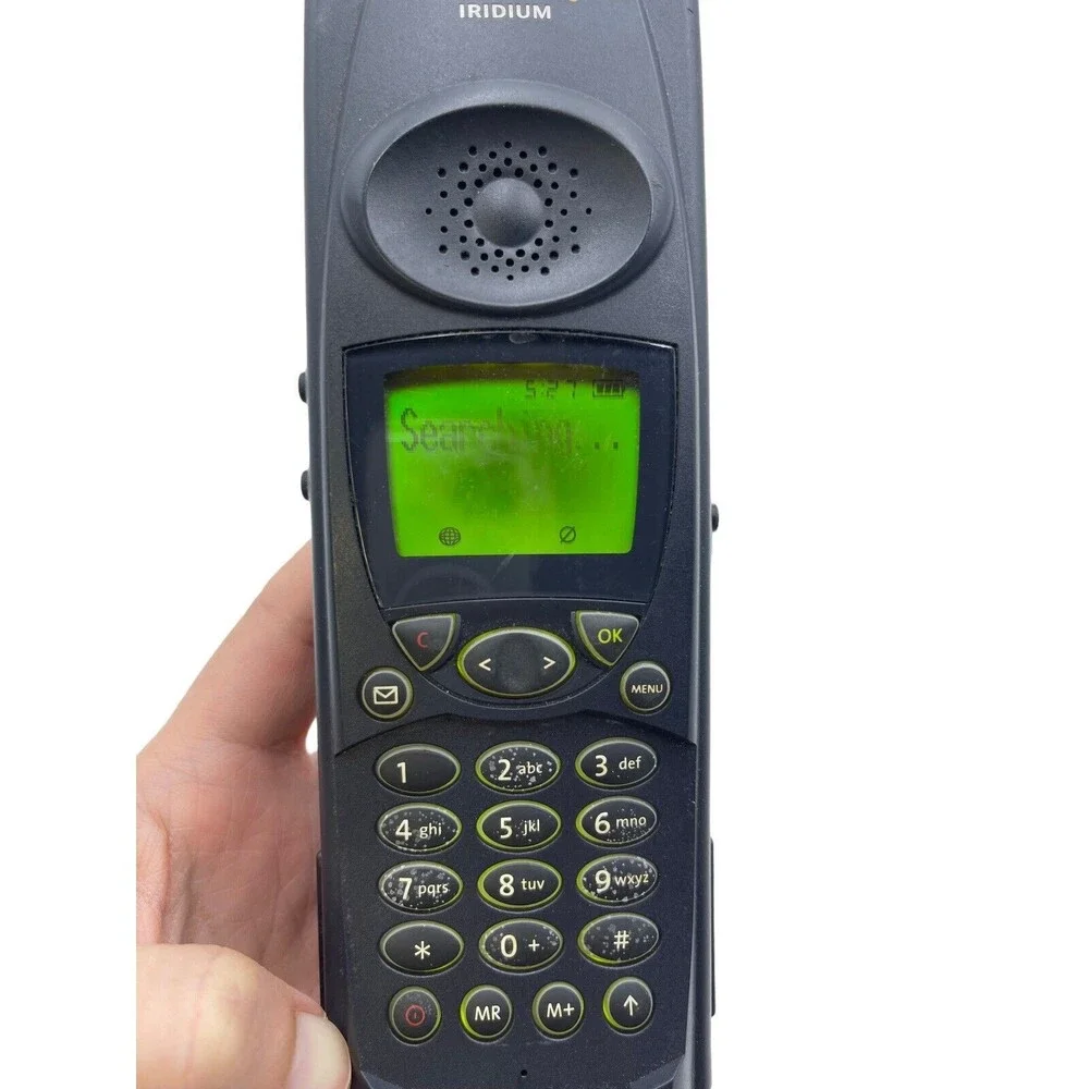 Motorola 9500 Satellite Phone Iridium Network, 2 Batteries, Accessories In Box